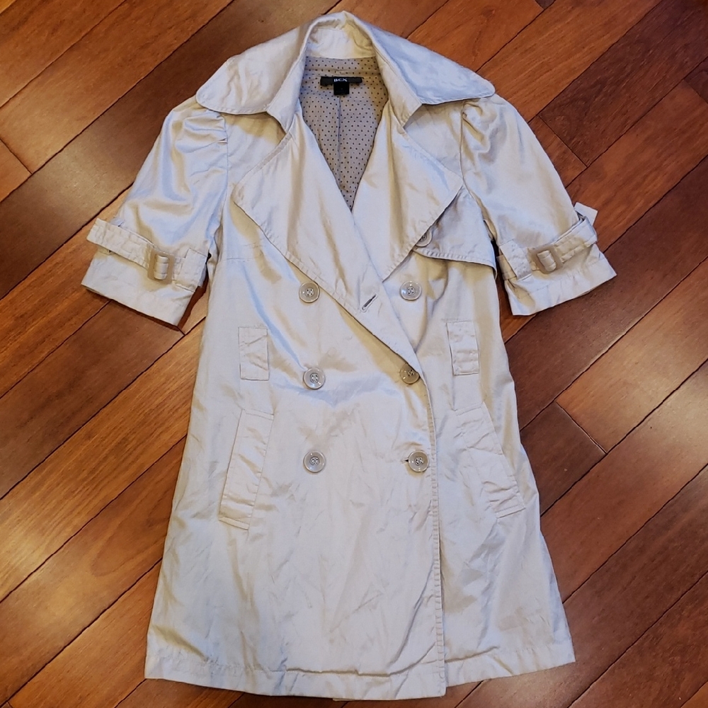 Light Shimmery Champagne Color Short Sleeve jacket. Women's Small